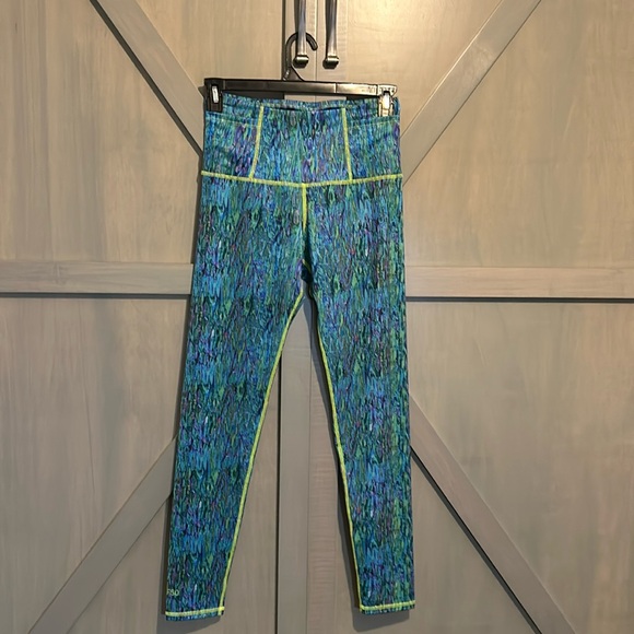 2 piece UV water sport outfit. - Picture 2 of 4